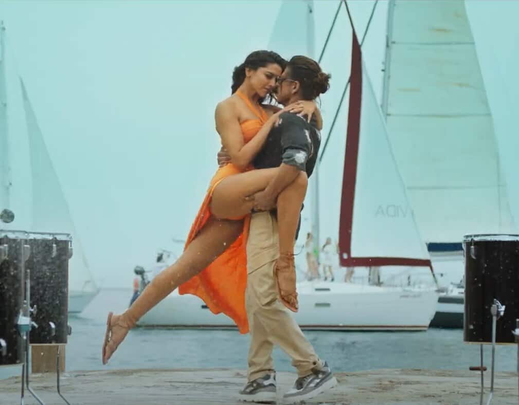 Deepika Padukone the hottest bikini Dress Viral ஆடயல அசவம படலல வரநத படதத தபக