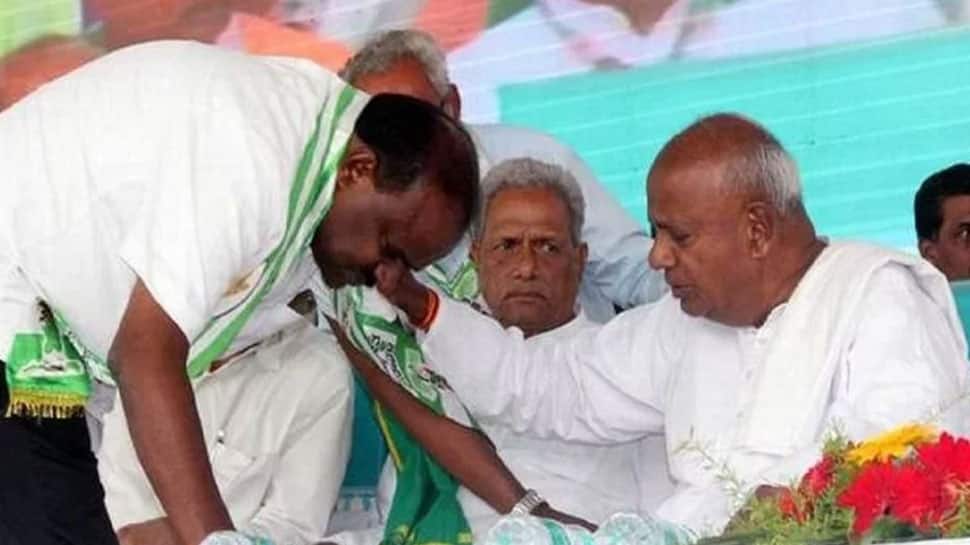 தேதி மாற்றப்பட்ட கர்நாடக மாநில முதல்வர் பதவியேற்பு விழா- காரணம் என்ன? தேதி மாற்றப்பட்ட கர்நாடக மாநில முதல்வர் பதவியேற்பு விழா- காரணம் என்ன?
