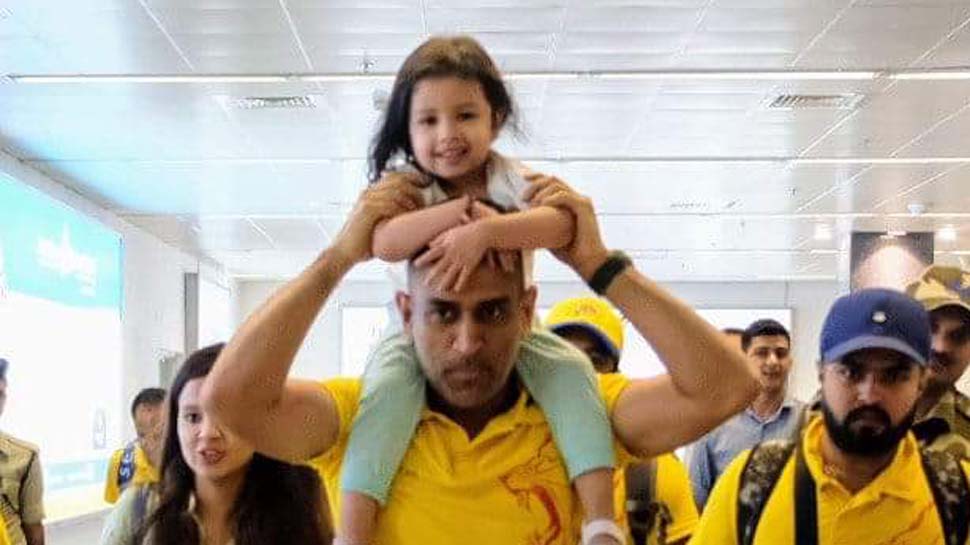 என் மகள் என்னை மனிதானாக மாற்றியுள்ளார்: தோனி! என் மகள் என்னை மனிதானாக மாற்றியுள்ளார்: தோனி!