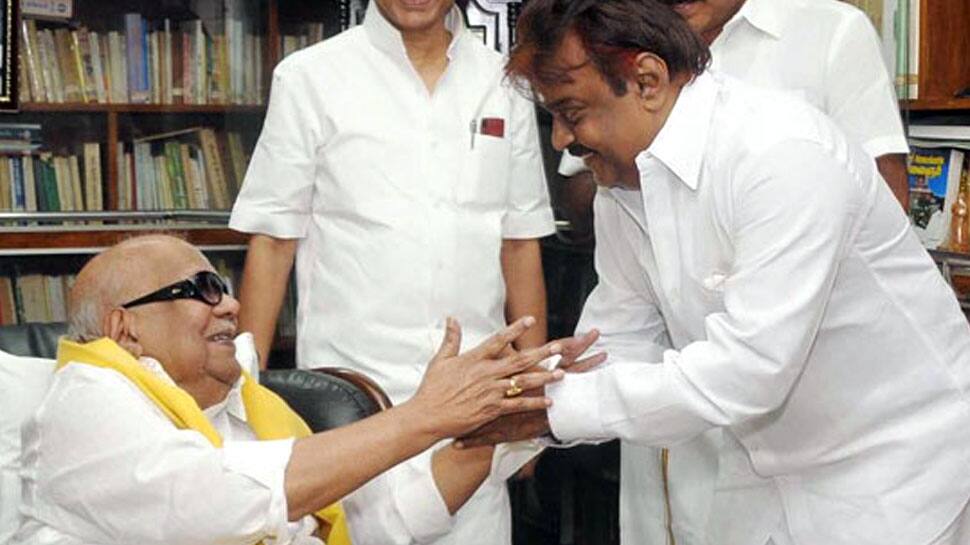 கருணாநிதி மறைவு! உருக்கமான கவிதை வெளியிட்ட விஜயகாந்த்! கருணாநிதி மறைவு! உருக்கமான கவிதை வெளியிட்ட விஜயகாந்த்!