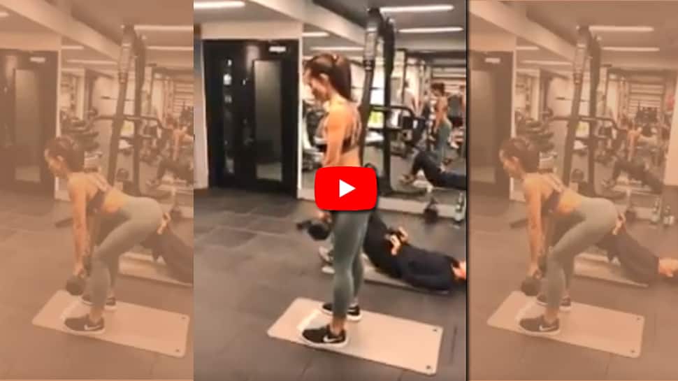 SixPack-ஐ நோக்கி எமி ஜாக்சன்; வைரலாகும் உடற்பயிற்சி Video! SixPack-ஐ நோக்கி எமி ஜாக்சன்; வைரலாகும் உடற்பயிற்சி Video!