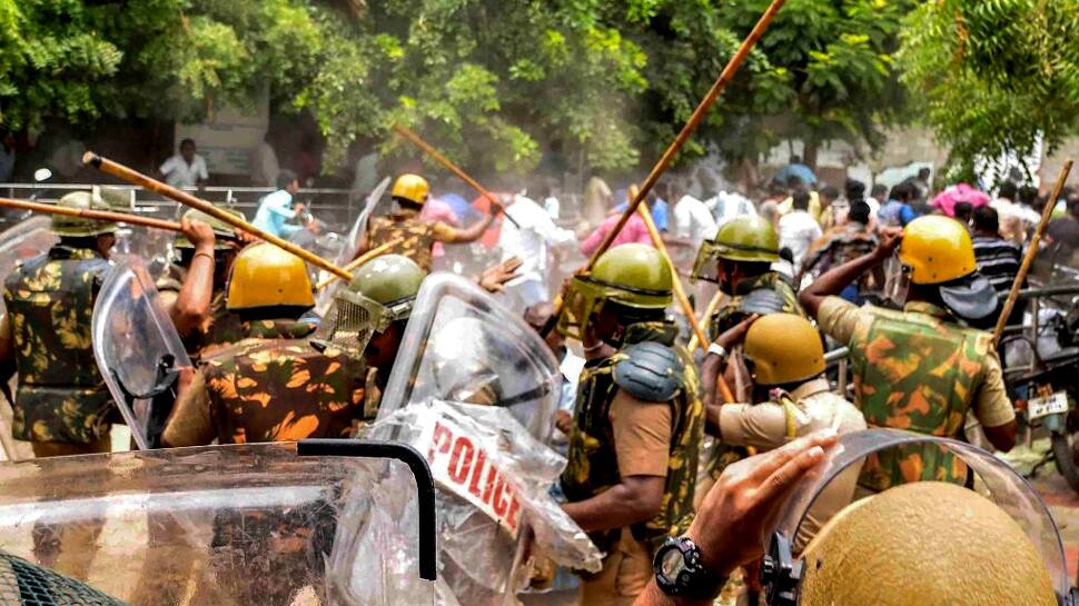 துப்பாக்கிச்சூடு குறித்த வழக்குகள் அனைத்தும் CBI-க்கு மாற்றம்! துப்பாக்கிச்சூடு குறித்த வழக்குகள் அனைத்தும் CBI-க்கு மாற்றம்!