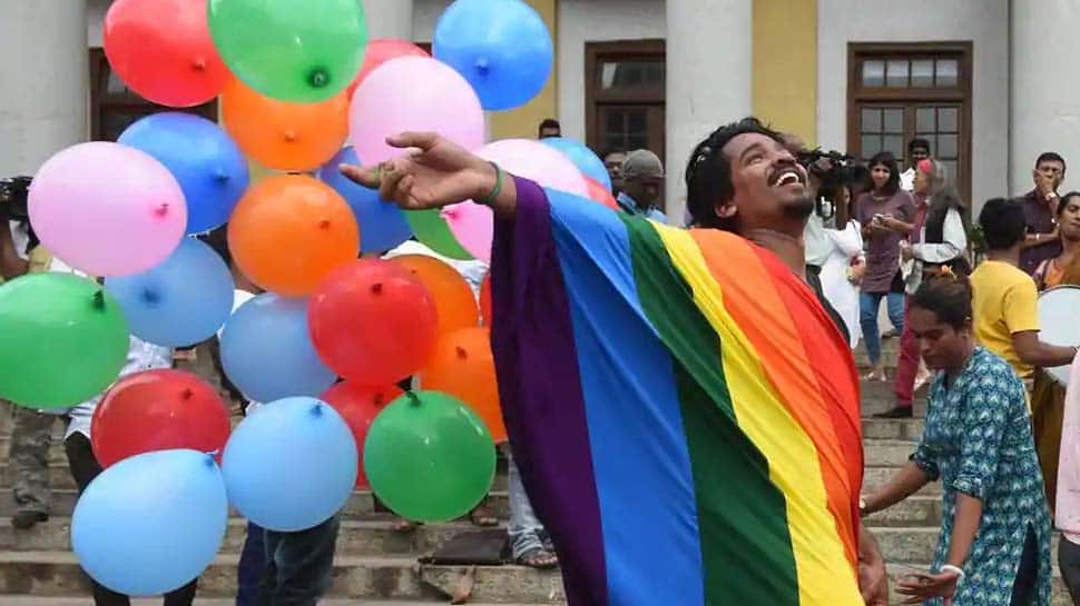 சட்டபிரிவு 377 நீக்கத்தினை கொண்டாடும் பிரபல ஆணுறை நிறுவனம்! சட்டபிரிவு 377 நீக்கத்தினை கொண்டாடும் பிரபல ஆணுறை நிறுவனம்!