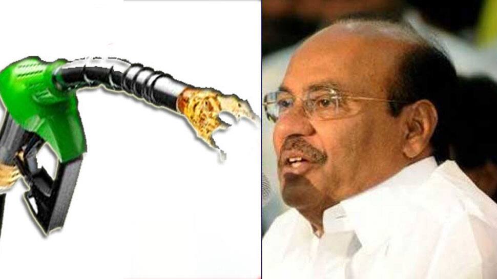 தமிழக அரசு பெட்ரோலுக்கு ரூ.6.78, டீசலுக்கு ரூ.4.97 குறைக்க வேண்டும் :ராமதாஸ் தமிழக அரசு பெட்ரோலுக்கு ரூ.6.78, டீசலுக்கு ரூ.4.97 குறைக்க வேண்டும் :ராமதாஸ்