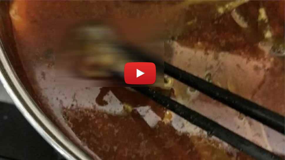 கர்ப்பிணிப் பெண் சாப்பிட்ட சூப்பில் இறந்த எலி: வைரலாகும் வீடியோ கர்ப்பிணிப் பெண் சாப்பிட்ட சூப்பில் இறந்த எலி: வைரலாகும் வீடியோ