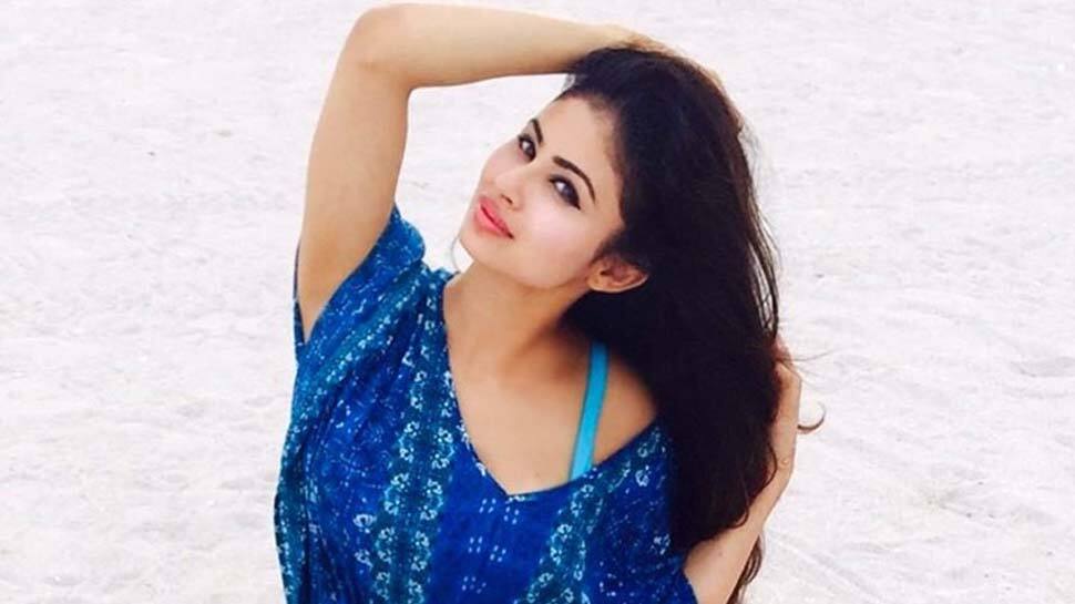 SeePics: நாகினி நாயகி மௌனி ராய்-ன் கவர்ச்சி புகைப்படங்கள்! SeePics: நாகினி நாயகி மௌனி ராய்-ன் கவர்ச்சி புகைப்படங்கள்!