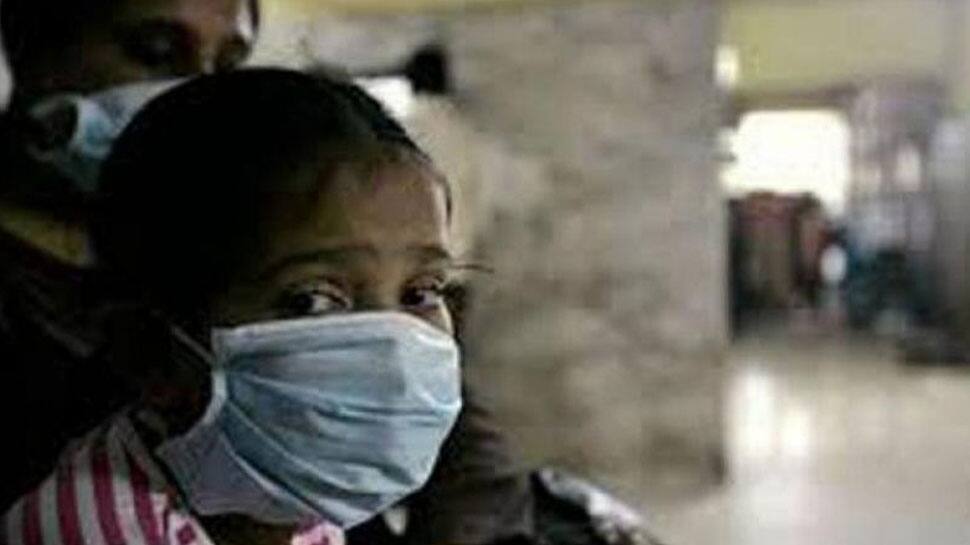 தமிழகத்தில் டெங்கு, பன்றிக்காய்ச்சல் பாதிப்பு தீவிரம்: அதிகரிக்கும் உயிரிழப்பு தமிழகத்தில் டெங்கு, பன்றிக்காய்ச்சல் பாதிப்பு தீவிரம்: அதிகரிக்கும் உயிரிழப்பு