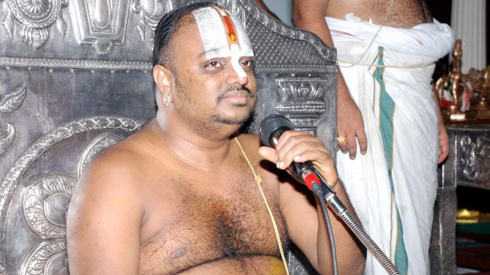 பாலியல் புகாரில் சிக்கிய சென்னை சாமியார்-க்கு காவல்துறை வலைவீச்சு! பாலியல் புகாரில் சிக்கிய சென்னை சாமியார்-க்கு காவல்துறை வலைவீச்சு!