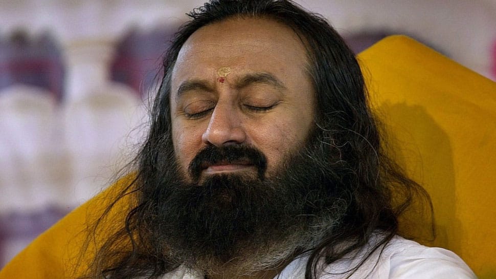 சிபிஐ அதிகாரிகளுக்கு பாசிட்டிவிட்டி பயிற்ச்சி அளிக்கும் ஸ்ரீ ஸ்ரீ சாமியார் சிபிஐ அதிகாரிகளுக்கு பாசிட்டிவிட்டி பயிற்ச்சி அளிக்கும் ஸ்ரீ ஸ்ரீ சாமியார்
