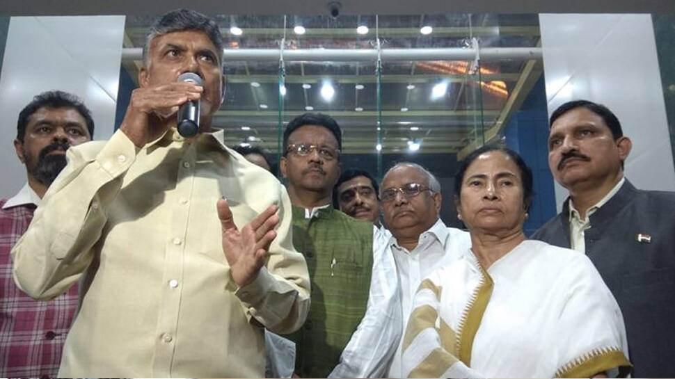 BJP-க்கு எதிரான எதிர்கட்சி அணி; ஆலோசனை கூட்டம் தள்ளிவைப்பு! BJP-க்கு எதிரான எதிர்கட்சி அணி; ஆலோசனை கூட்டம் தள்ளிவைப்பு!