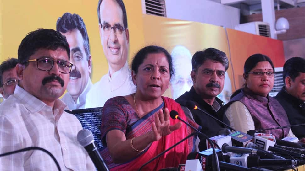 ‘எனக்கு ஹிந்தி புரியும்’ பத்திரிகையாளரின் கிண்டலுக்கு நிர்மலா சீதாராமன் பதிலடி! ‘எனக்கு ஹிந்தி புரியும்’ பத்திரிகையாளரின் கிண்டலுக்கு நிர்மலா சீதாராமன் பதிலடி!