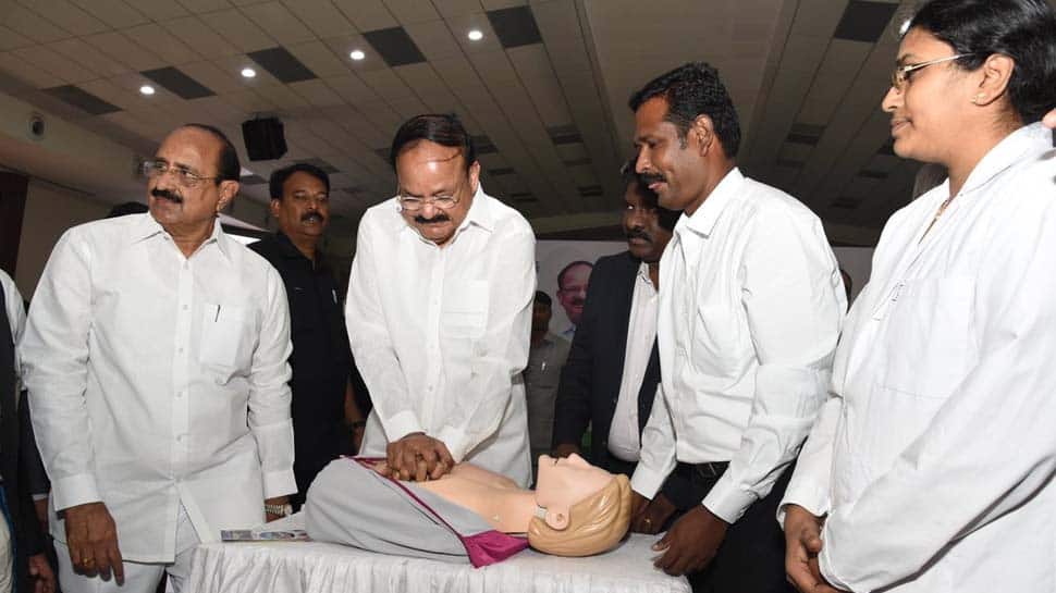 பள்ளிகளில் முதலுதவி பாடம் கட்டாயமாக்க வேண்டும் - MV நாயுடு! பள்ளிகளில் முதலுதவி பாடம் கட்டாயமாக்க வேண்டும் - MV நாயுடு!