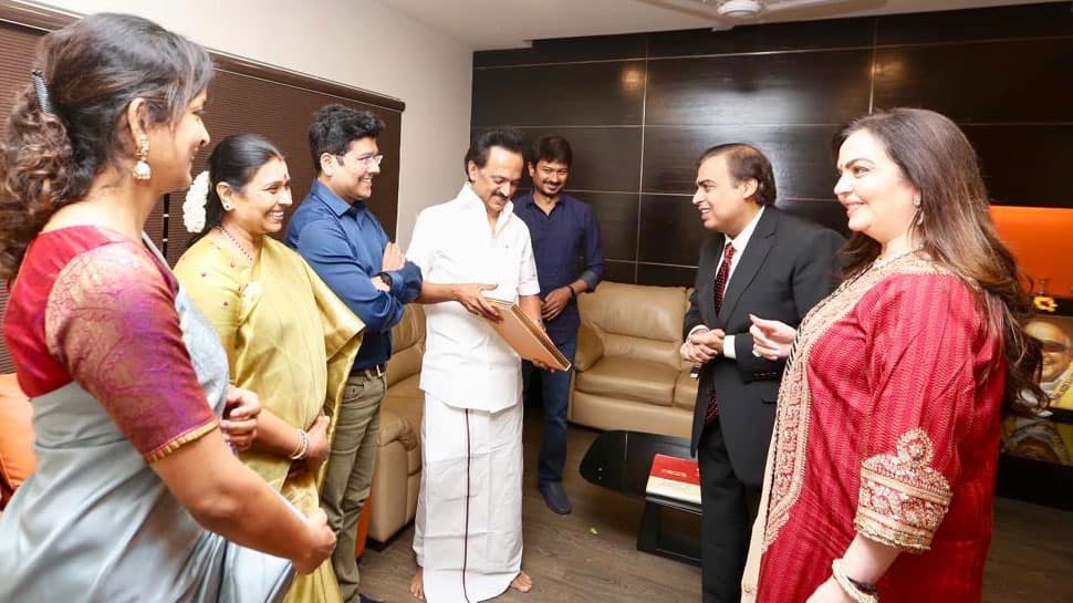 முக ஸ்டாலினுடன் முகேஷ் அம்பானி சந்திப்பு!! முக ஸ்டாலினுடன் முகேஷ் அம்பானி சந்திப்பு!!