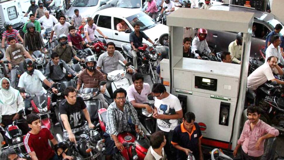 இன்றைய பெட்ரோல் விலை 6 காசுகலள் உயர்வு, டீசல் 7 காசுகள் உயர்வு! இன்றைய பெட்ரோல் விலை 6 காசுகலள் உயர்வு, டீசல் 7 காசுகள் உயர்வு!
