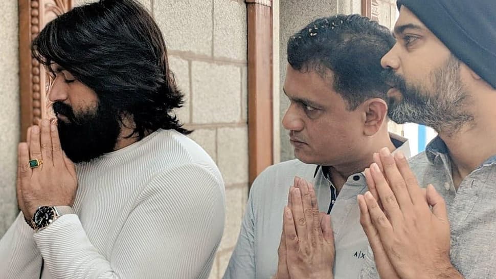 யஷ் - ஸ்ரீநிதி நடிப்பில் KGF-2 படப்பிடிப்பு பூஜையுடன் துவங்கியது! யஷ் - ஸ்ரீநிதி நடிப்பில் KGF-2 படப்பிடிப்பு பூஜையுடன் துவங்கியது!