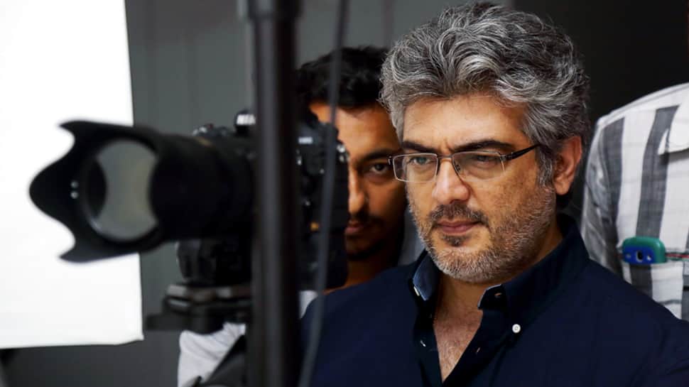 நடிகர் அஜித்குமாரை அரசியலுக்கு அழைக்கும் பிரபல இயக்குநர்! நடிகர் அஜித்குமாரை அரசியலுக்கு அழைக்கும் பிரபல இயக்குநர்!