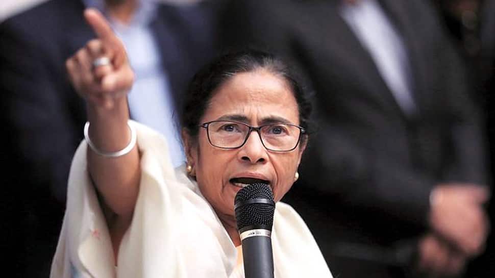 மோடி ஆட்சியை கண்டு ஹிட்லரே தற்கொலை செய்துகொள்வார் -மம்தா! மோடி ஆட்சியை கண்டு ஹிட்லரே தற்கொலை செய்துகொள்வார் -மம்தா!