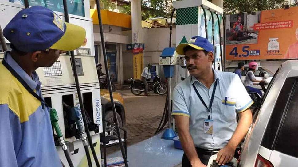 முதற்கட்ட தேர்தல்: பெட்ரோல் மற்றும் டீசல் விலை குறைந்ததா? இல்லையா? முதற்கட்ட தேர்தல்: பெட்ரோல் மற்றும் டீசல் விலை குறைந்ததா? இல்லையா?