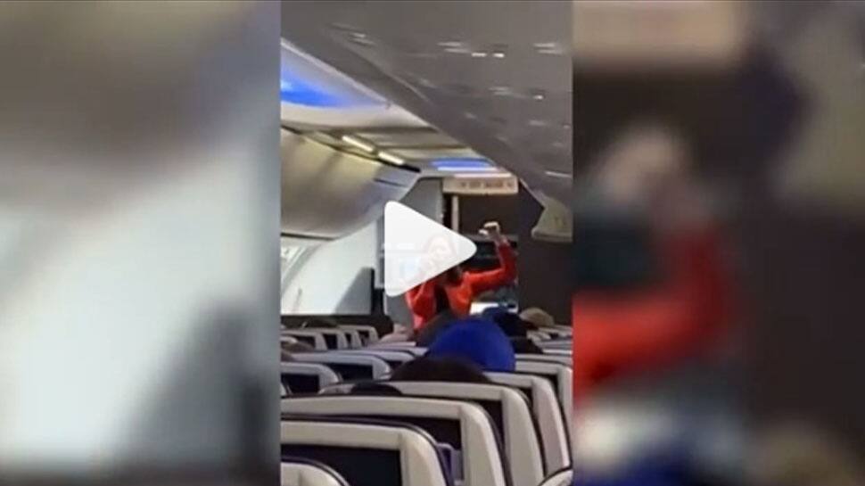 Viral video: பாதுகாப்பு அறிவிப்புகளை ராப் பாடலாக பாடிய பணிப்பெண்!! Viral video: பாதுகாப்பு அறிவிப்புகளை ராப் பாடலாக பாடிய பணிப்பெண்!!