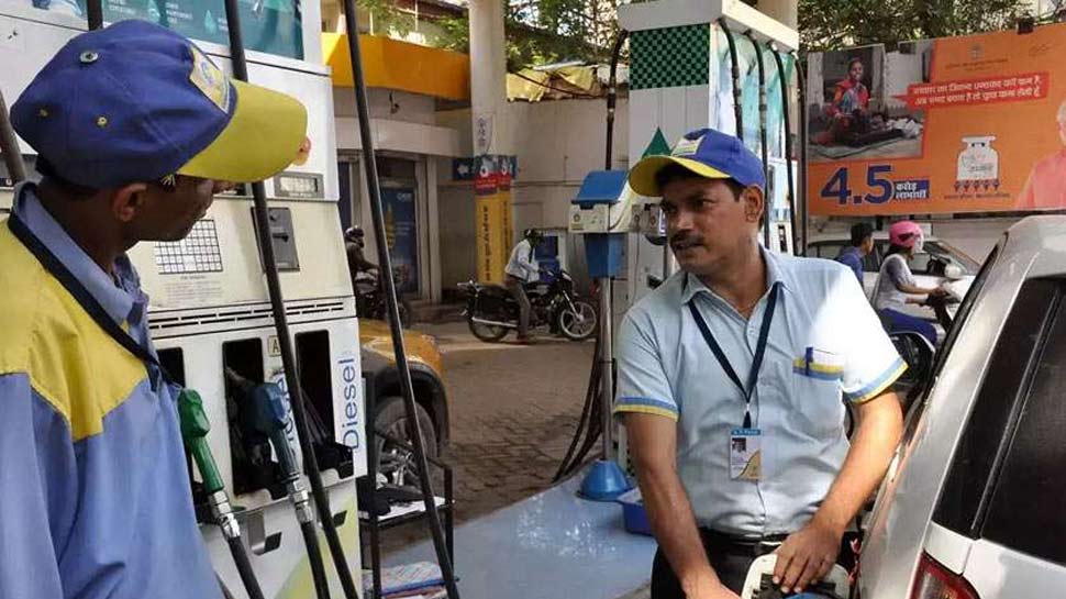இன்றைய நிலவரம்: பெட்ரோல் மற்றும் டீசல் விலை உயர்வு!! இன்றைய நிலவரம்: பெட்ரோல் மற்றும் டீசல் விலை உயர்வு!!