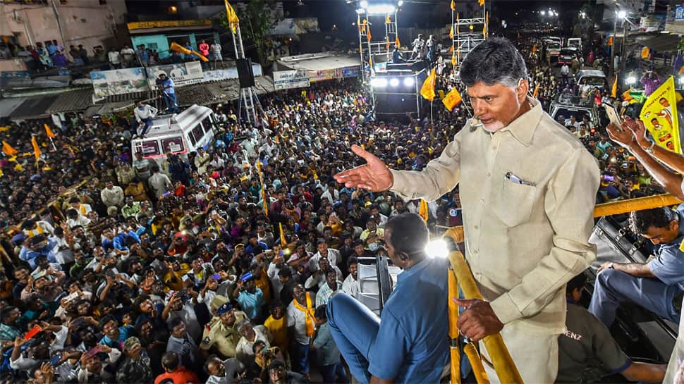 ராகுல் காந்தியுடன் ஆந்திர முதல்வர் சந்திரபாபு நாயுடு சந்திப்பு! ராகுல் காந்தியுடன் ஆந்திர முதல்வர் சந்திரபாபு நாயுடு சந்திப்பு!