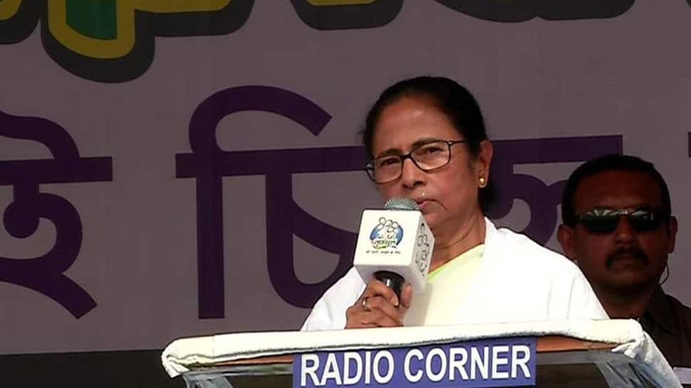 மோடி-யை எதிர்க்கும் மம்தா; ஆதரவு அளிக்கும் எதிர்கட்சிகள்... மோடி-யை எதிர்க்கும் மம்தா; ஆதரவு அளிக்கும் எதிர்கட்சிகள்...
