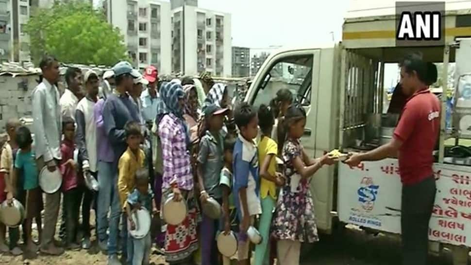 உணவில்லாதவர்களுக்கு உணவு! குஜராத்தின் ரொட்டி வங்கி! உணவில்லாதவர்களுக்கு உணவு! குஜராத்தின் ரொட்டி வங்கி!