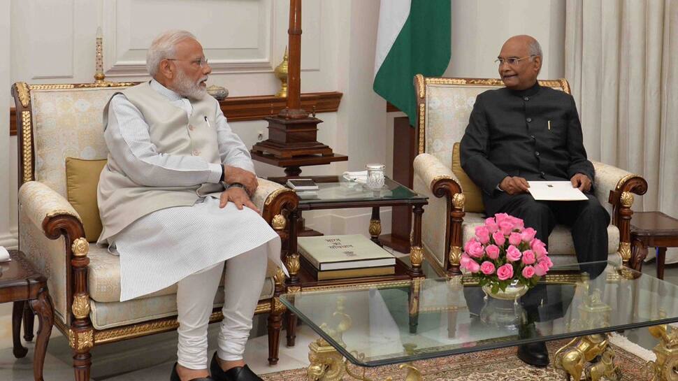 16-வது மக்களவை கலைப்பு; பிரதமர் பதவியை ராஜினாமா செய்தார் மோடி... 16-வது மக்களவை கலைப்பு; பிரதமர் பதவியை ராஜினாமா செய்தார் மோடி...