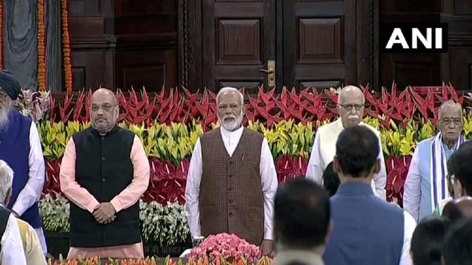 நரேந்திர மோடி NDA பாராளுமன்ற கட்சித் தலைவராக ஒருமனதாக தேர்வு!! நரேந்திர மோடி NDA பாராளுமன்ற கட்சித் தலைவராக ஒருமனதாக தேர்வு!!