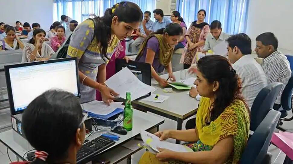மருத்துவ படிப்புகளுக்கான ஆன்லைன் விண்ணப்பம் திறப்பு... மருத்துவ படிப்புகளுக்கான ஆன்லைன் விண்ணப்பம் திறப்பு...