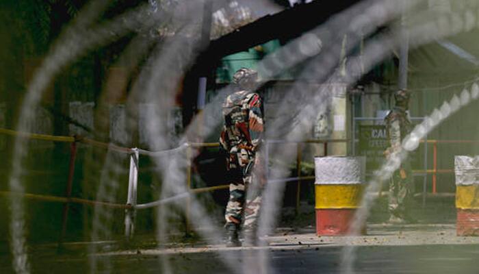 J&K: லஸ்ஸிபோரா பகுதியில் 4 பயங்கரவாதிகள் சுட்டுக்கொலை!! J&K: லஸ்ஸிபோரா பகுதியில் 4 பயங்கரவாதிகள் சுட்டுக்கொலை!!
