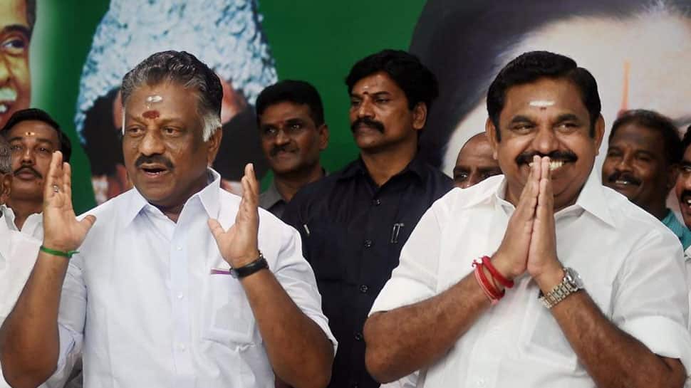 அ.தி.மு.க. நிர்வாகிகள் கூட்டம் முடிந்தது - ஐந்து தீர்மானங்கள் நிறைவேற்றம் அ.தி.மு.க. நிர்வாகிகள் கூட்டம் முடிந்தது - ஐந்து தீர்மானங்கள் நிறைவேற்றம்