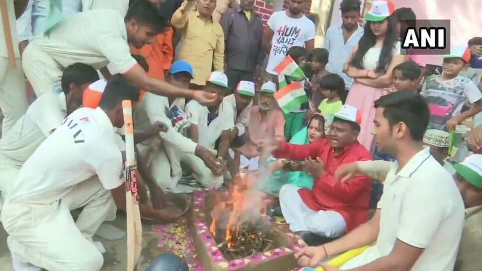பாக்., எதிரான உலகக்கோப்பை தொடரில் இந்தியா வெற்றி பெற சிறப்பு பூஜை! பாக்., எதிரான உலகக்கோப்பை தொடரில் இந்தியா வெற்றி பெற சிறப்பு பூஜை!