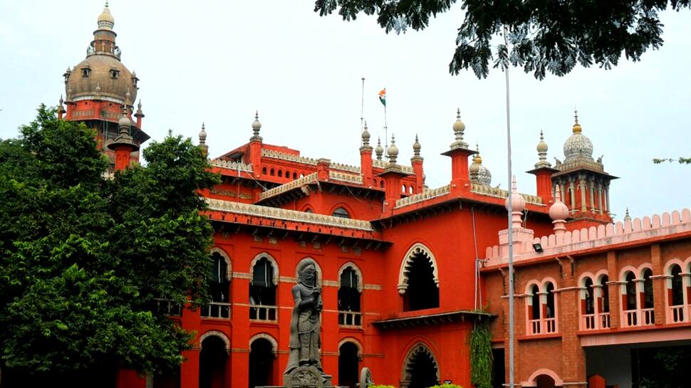 வயிற்றில் வளரும் கருவை கலைக்க மருத்துவர் ஒப்புதல் தேவையில்லை: HC வயிற்றில் வளரும் கருவை கலைக்க மருத்துவர் ஒப்புதல் தேவையில்லை: HC
