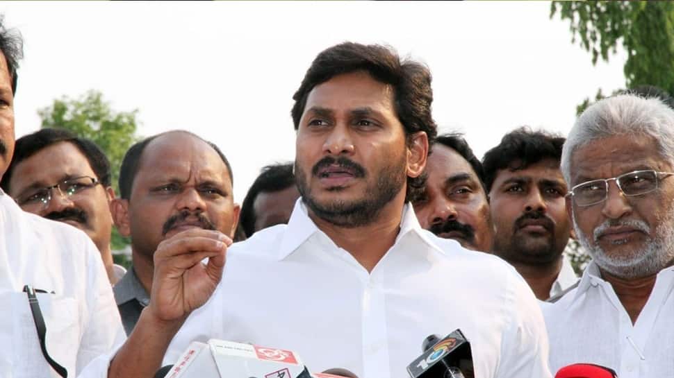 முன்னாள் முதல்வருக்கு அளிக்கப்பட்ட பாதுகாப்பு குறைப்பு! முன்னாள் முதல்வருக்கு அளிக்கப்பட்ட பாதுகாப்பு குறைப்பு!