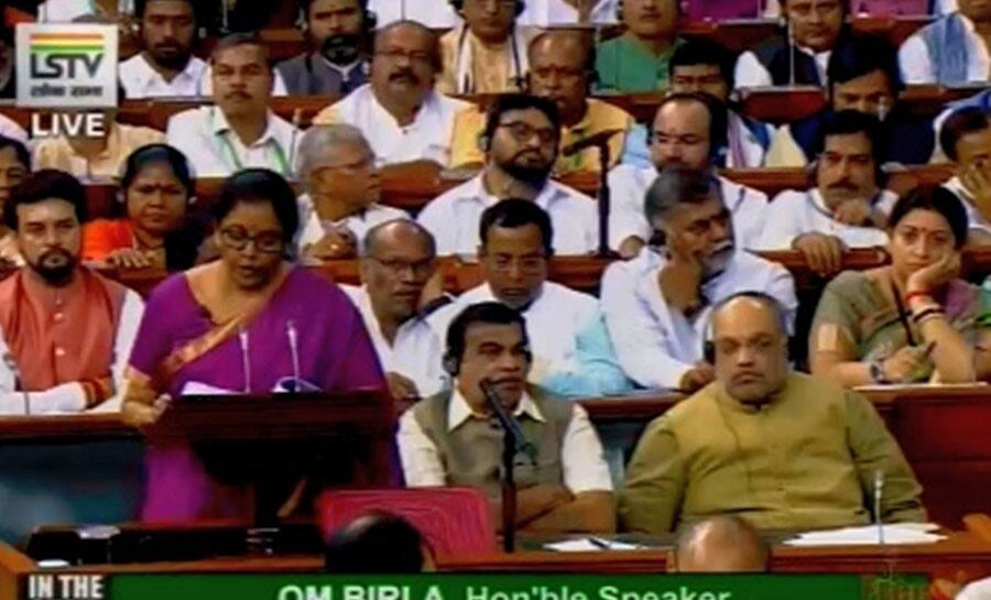 ஆண்டுக்கு 1 கோடிக்கு மேல் வங்கியில் இருந்து பணம் எடுத்தால் 2% வரி வசூலிக்கப்படும் ஆண்டுக்கு 1 கோடிக்கு மேல் வங்கியில் இருந்து பணம் எடுத்தால் 2% வரி வசூலிக்கப்படும்