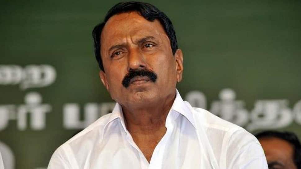 அரசுப்பள்ளி மாணவர்களுக்கு செருப்புக்கு பதில் ஷூ வழங்க உத்தரவு!! அரசுப்பள்ளி மாணவர்களுக்கு செருப்புக்கு பதில் ஷூ வழங்க உத்தரவு!!