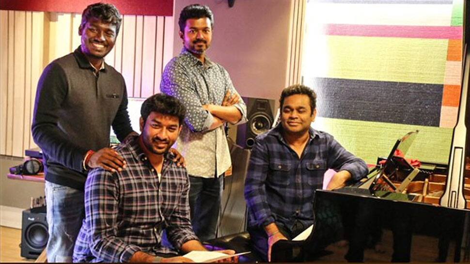 வெளியானது “பிகில்” படத்தின் புதிய அப்டேட்; விஜய் ரசிகர்கள் கொண்டாட்டம்! வெளியானது “பிகில்” படத்தின் புதிய அப்டேட்; விஜய் ரசிகர்கள் கொண்டாட்டம்!