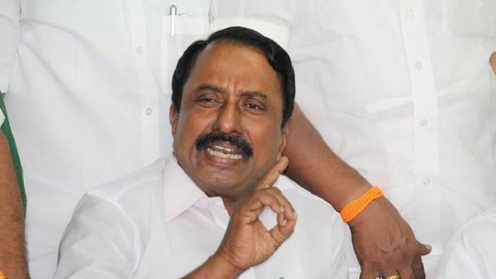 ஒரு மாணவர் கூட படிக்காத அரசுப்பள்ளிகளை மூடும் எண்ணம் இல்லை: செங்கோட்டையன் ஒரு மாணவர் கூட படிக்காத அரசுப்பள்ளிகளை மூடும் எண்ணம் இல்லை: செங்கோட்டையன்
