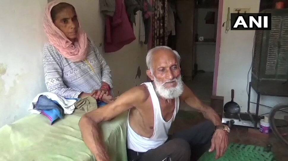 ஒரு குடிசை வீட்டுக்கு மின்சார கட்டணம் 128 கோடி... அதிர்ச்சியான தாத்தா ஒரு குடிசை வீட்டுக்கு மின்சார கட்டணம் 128 கோடி... அதிர்ச்சியான தாத்தா