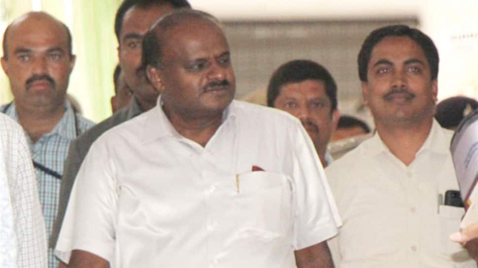 ராஜினாமா செய்கிறாரா? ஆளுநரை சந்திக்கும் கர்நாடகா முதல்வர் குமாரசாமி ராஜினாமா செய்கிறாரா? ஆளுநரை சந்திக்கும் கர்நாடகா முதல்வர் குமாரசாமி