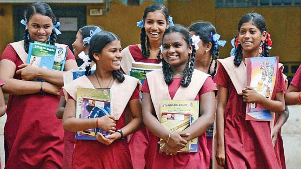 இனி NO ஸ்கூல் பேக், NO வீட்டுப்பாடம்.... அசத்தும் அரசுப் பள்ளிகள்!! இனி NO ஸ்கூல் பேக், NO வீட்டுப்பாடம்.... அசத்தும் அரசுப் பள்ளிகள்!!