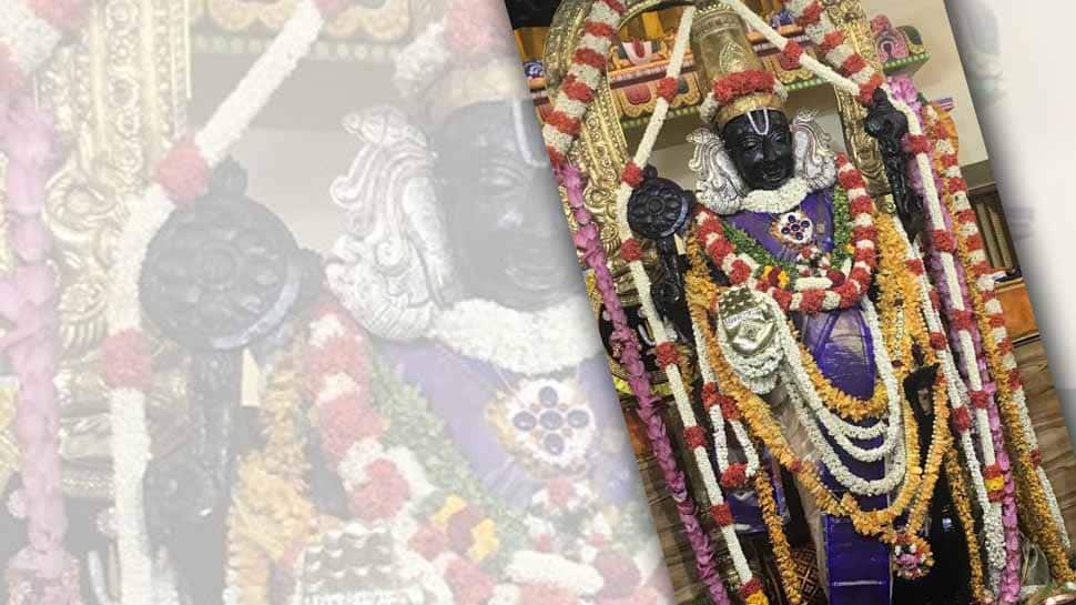 காஞ்சீபுரத்தில் இன்று முதல் அத்திவரதர் நின்ற கோலத்தில் பக்தர்களுக்கு காட்சி!! காஞ்சீபுரத்தில் இன்று முதல் அத்திவரதர் நின்ற கோலத்தில் பக்தர்களுக்கு காட்சி!!