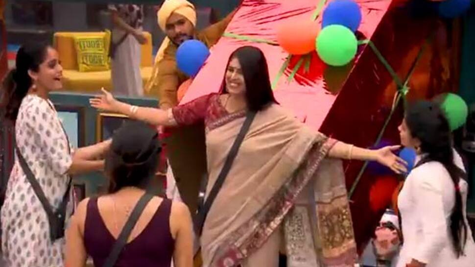 பிக்பாஸ் வீட்டில் நுழைந்த பிரபல நடிகை -புதிய போட்டியாளரா? பிக்பாஸ் வீட்டில் நுழைந்த பிரபல நடிகை -புதிய போட்டியாளரா?