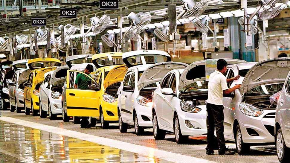 ஜூலை மாதத்தில் வாகன விற்பனை 31 % சரிவு: உற்பத்தியாளர்கள் சங்கம்! ஜூலை மாதத்தில் வாகன விற்பனை 31 % சரிவு: உற்பத்தியாளர்கள் சங்கம்!