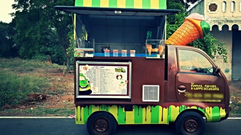 Ice cream வாங்க அனுமதிக்காத காதலனை கத்தியால் குத்திய காதலி! Ice cream வாங்க அனுமதிக்காத காதலனை கத்தியால் குத்திய காதலி!