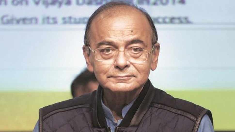 அருண் ஜெட்லியின் உடல்நிலை கவலைக்கிடம்; எய்ம்ஸ் வந்த எல்.கே. அத்வானி அருண் ஜெட்லியின் உடல்நிலை கவலைக்கிடம்; எய்ம்ஸ் வந்த எல்.கே. அத்வானி