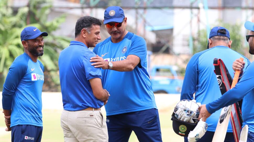 சாஸ்திரி உடன் டிராவிடை ஒப்பிட்ட BCCI, கோபத்தில் ரசிகர்கள்... சாஸ்திரி உடன் டிராவிடை ஒப்பிட்ட BCCI, கோபத்தில் ரசிகர்கள்...