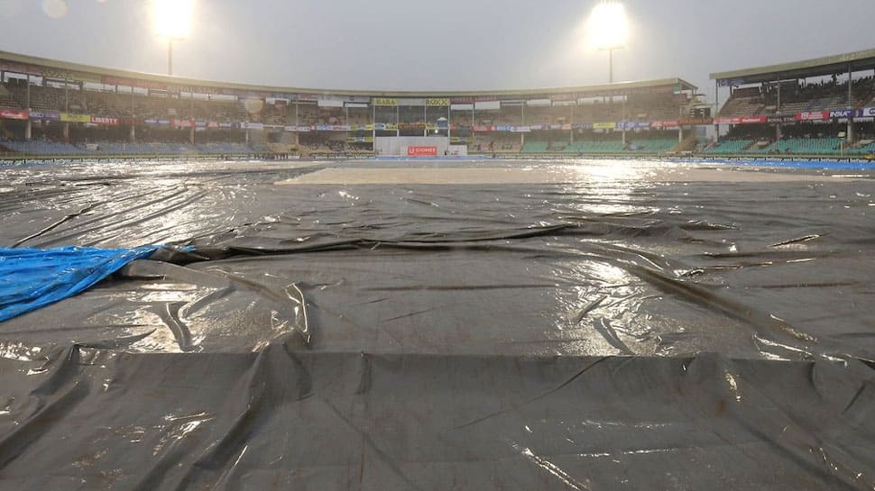 IND vs SA; 1st Test: 30.5 ஓவர் இருந்த நிலையில் இன்றைய ஆட்டம் கைவிடப்பட்டது IND vs SA; 1st Test: 30.5 ஓவர் இருந்த நிலையில் இன்றைய ஆட்டம் கைவிடப்பட்டது