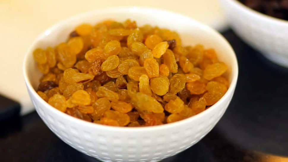 உலர்ந்த திராட்சை உண்பதால் கிடைக்கும் நன்மை பற்றி தெரியுமா? உலர்ந்த திராட்சை உண்பதால் கிடைக்கும் நன்மை பற்றி தெரியுமா?